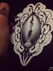 欧美school黑灰镜子蜡烛纹身图案手稿