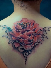 女生后背牡丹花纹身图案
