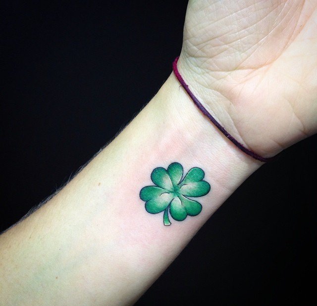 多款清新的植物四叶草纹身图案欣赏