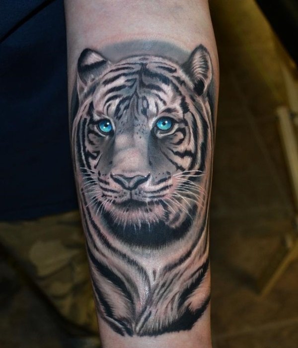 男性们都喜欢这样帅气的凶猛的老虎纹身图案
