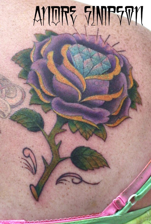 纹身男女都会喜欢的漂亮的钻石纹身图案