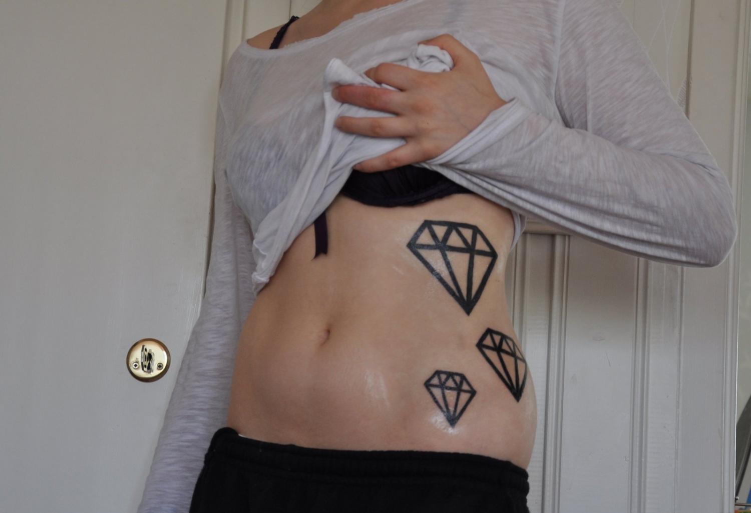 纹身男女都会喜欢的漂亮的钻石纹身图案