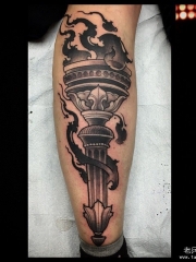 欧美小腿火炬黑灰纹身图案