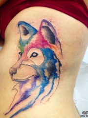侧腰欧美泼墨狼头卡通纹身图案
