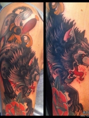 大臂old school狼纹身图案
