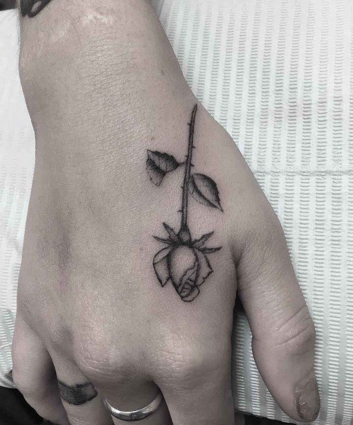 一组微小的美丽的玫瑰花纹身图案欣赏