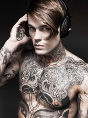 欧美帅哥超级时尚全身纹身图案