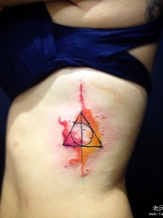 侧腰泼墨几何小清新纹身图案