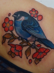 背部school鸟花卉纹身图案