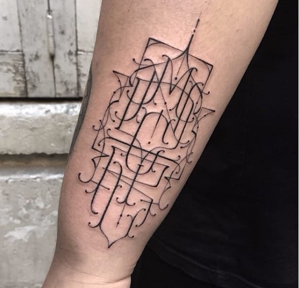 创意对称纹身图案线条纹身简洁英文字母纹身图案