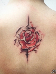 背部欧美泼墨玫瑰纹身图案
