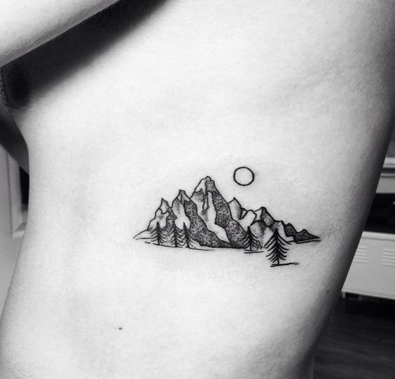 个性黑白树纹身图案