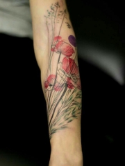 手臂美丽的线条彩绘花朵纹身图案