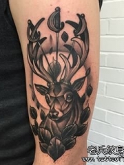 大臂school鹿头纹身图案