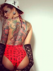 女生满背花臂彩绘纹身图案