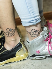 情侣脚踝十字架英文纹身图案