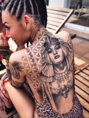 女生满背女神肖像纹身图案