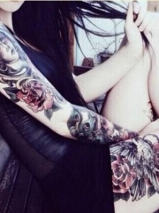 女性个性花臂花腿纹身图案