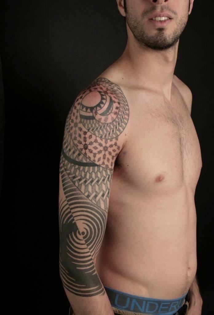 漂亮的黑色的点刺纹身几何纹身图案