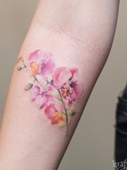 文艺女生喜爱的花朵纹身图案