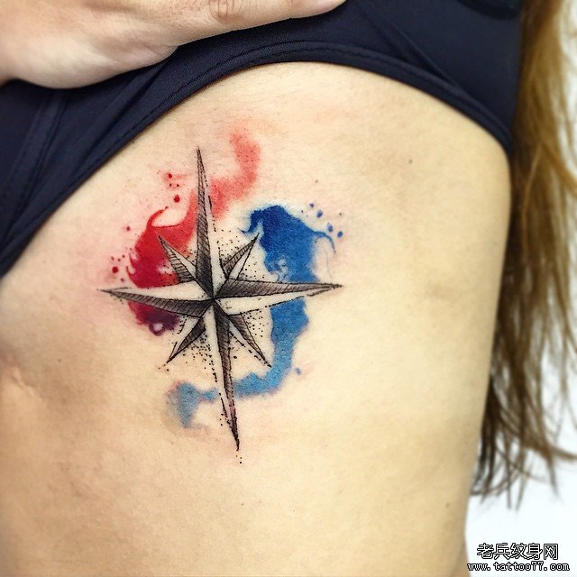 侧腰指南针泼墨点刺纹身图案