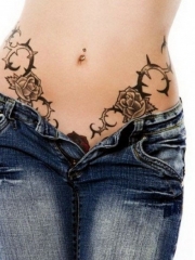 美女腰部玫瑰蔓藤纹身图案
