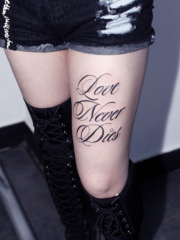 大腿个性酷炫的英文纹身图案