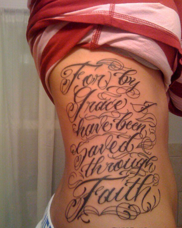 腰侧好看的英文字母纹身图案