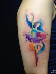 大臂泼墨舞女纹身图案