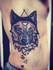 男士侧肋纹身动物几何元素纹身点刺技巧纹身图案