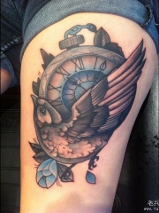 大腿school鸟时钟纹身图案
