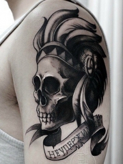 手臂黑灰字母骷髅印第安纹身图案