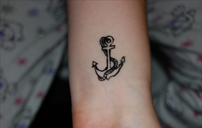 小巧又可爱的纹身图案白线条点刺