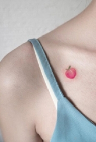 女性的彩色植物颜料纹身水彩花朵纹身清新小图案