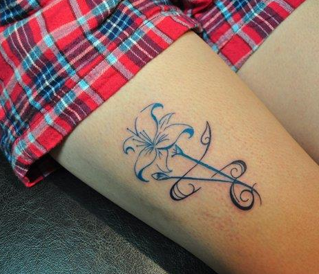 腿部线条百合花纹身图案
