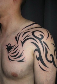 肩部寓意吉祥的凤凰图腾纹身图案