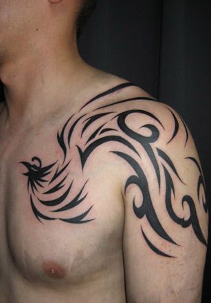 肩部寓意吉祥的凤凰图腾纹身图案