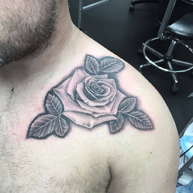 美丽的披肩玫瑰创意纹身图案