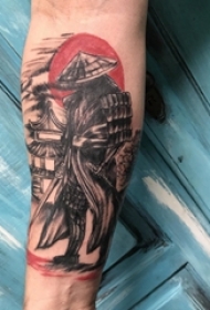 手臂上纹身点刺技巧纹身太阳图腾人物肖像纹身图片