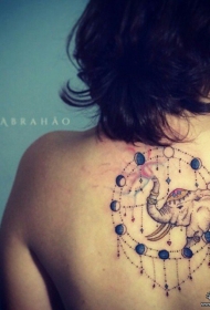 背部大象蕾丝纹身图案