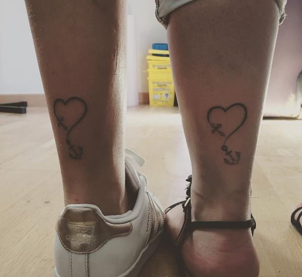 象征女生友谊的线条纹身简洁姐妹纹身小图案