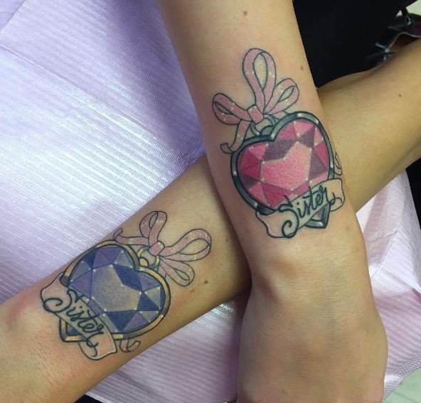 象征女生友谊的线条纹身简洁姐妹纹身小图案