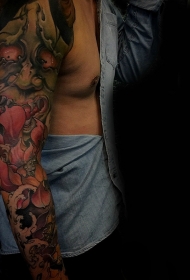 花臂个性莲花与般若纹身图案