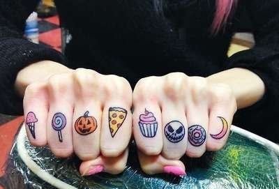 一组简单写实的美味食物纹身图案