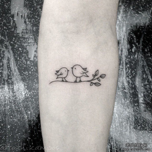 小臂小清新鸟简约纹身图案