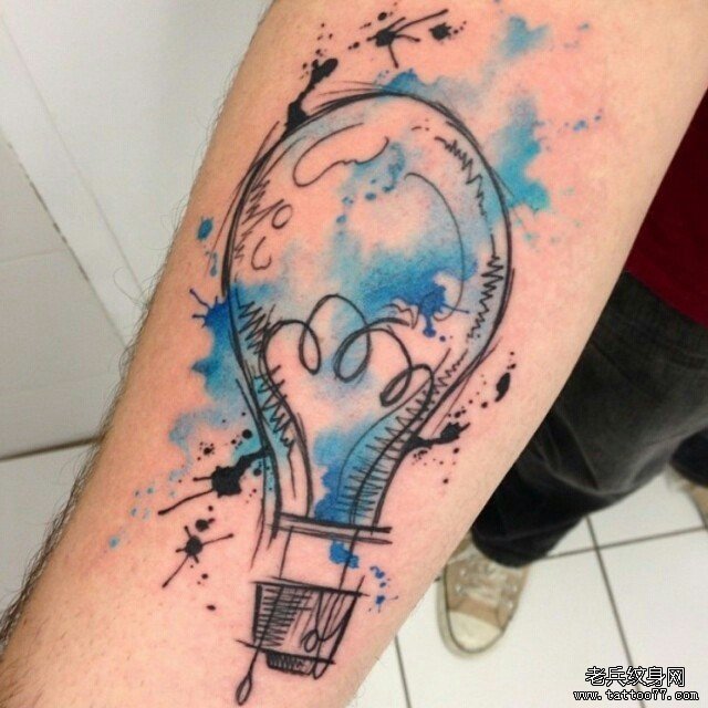 小臂灯泡线条彩色泼墨纹身图案