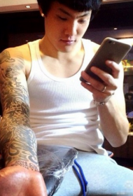 球星王大雷胳膊经典花臂纹身图案