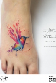 脚背彩色泼墨蜂鸟纹身图案