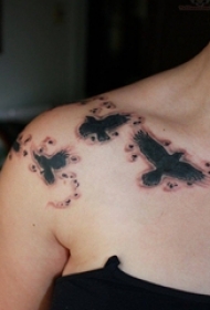 一组女生肩部黑白风格小清新纹身图案