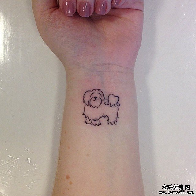 手腕小清新狗黑色线条纹身图案